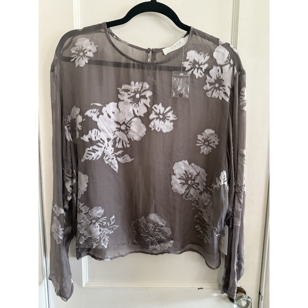 ASTR The Label Women's NWT Tara Silk Top Size L Silver Sheer $120 - Picture 1 of 5